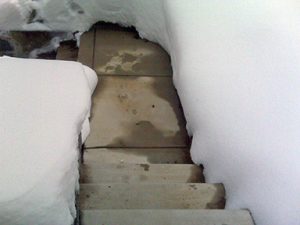 Heated cement steps
