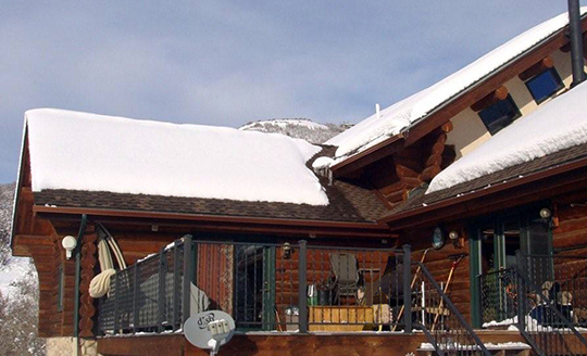 Heated roof with clear edges and gutters