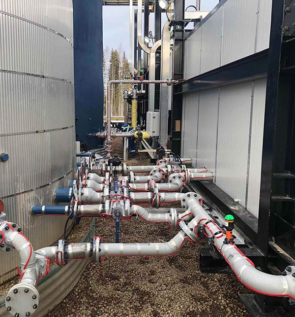 Industrial pipe tracing system installed