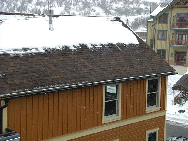 Heated roof edge