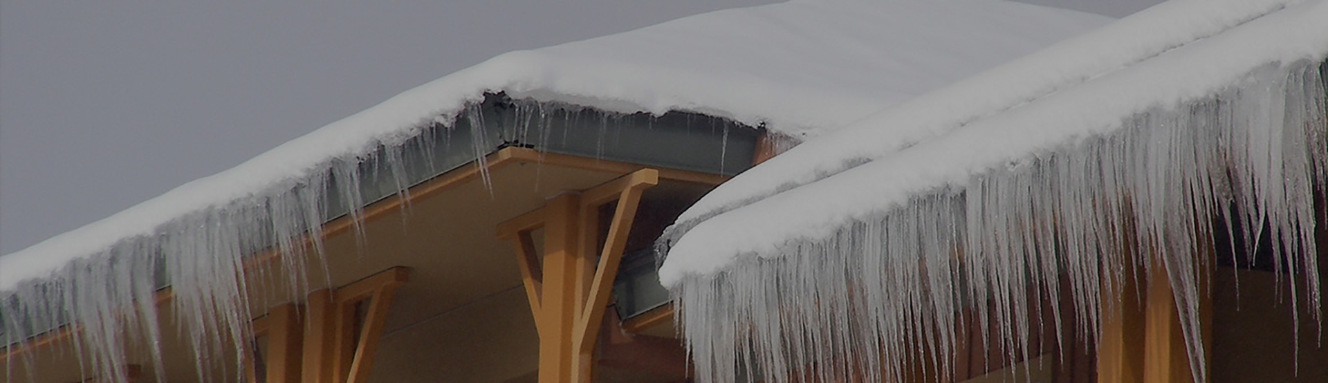 Roof de-icing system installation banner