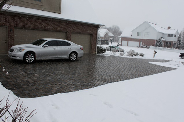 Heated cobblestone driveway